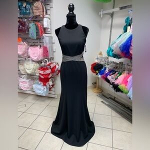 Size 6 Black Beaded Waist Prom Homecoming Mom of Bride Evening Gown Dress NWT